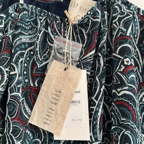 ❤️ NWT Moon River Off Shoulder Crop Blouse - Picture 5 of 5